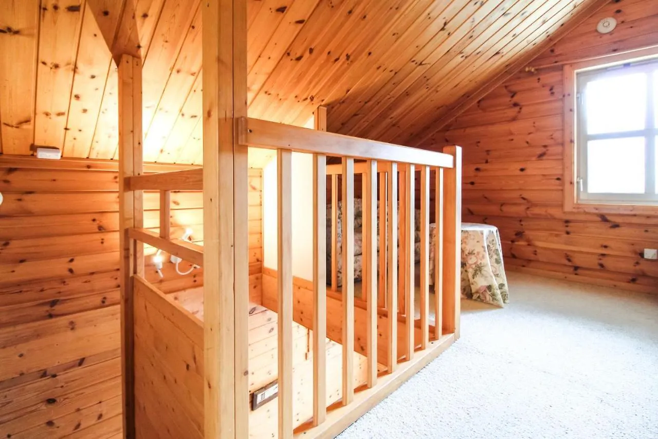 Charming 4-Bed Chalet, Mountain Views, Double Garage Flaine