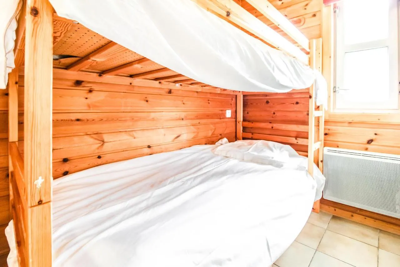 Chalet Charming 4-Bed Chalet, Mountain Views, Double Garage Flaine France
