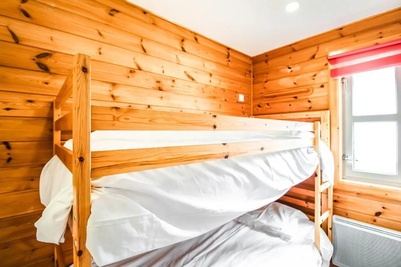 Chalet Charming 4-Bed Chalet, Mountain Views, Double Garage Flaine
