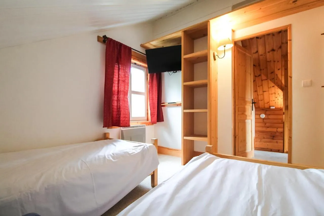 Charming 4-Bed Chalet, Mountain Views, Double Garage Flaine 0*,  France