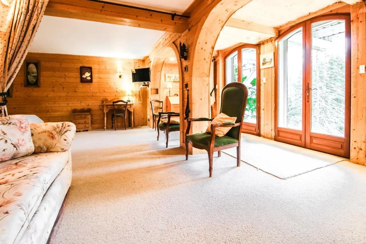 Chalet Charming 4-Bed Chalet, Mountain Views, Double Garage Flaine