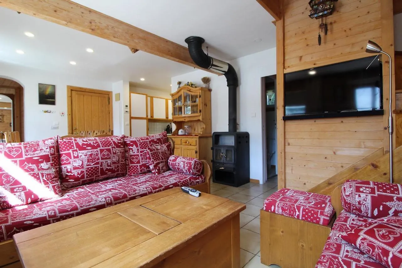 Chalet Charming 4-Bed Chalet, Mountain Views, Double Garage Flaine France