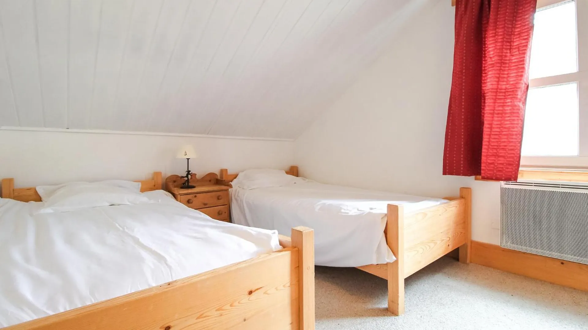 Chalet Charming 4-Bed Chalet, Mountain Views, Double Garage Flaine
