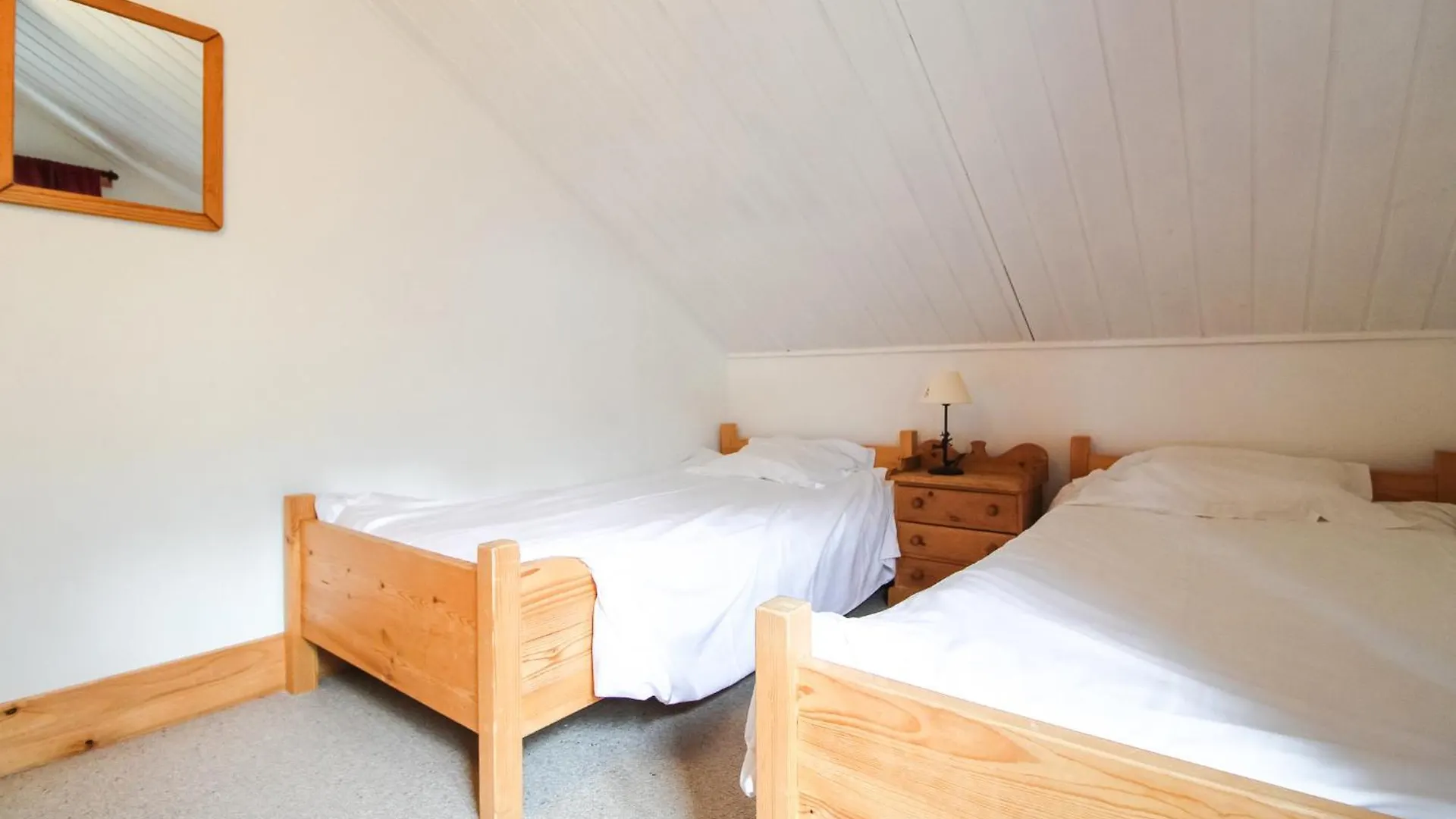 Chalet Charming 4-Bed Chalet, Mountain Views, Double Garage Flaine France