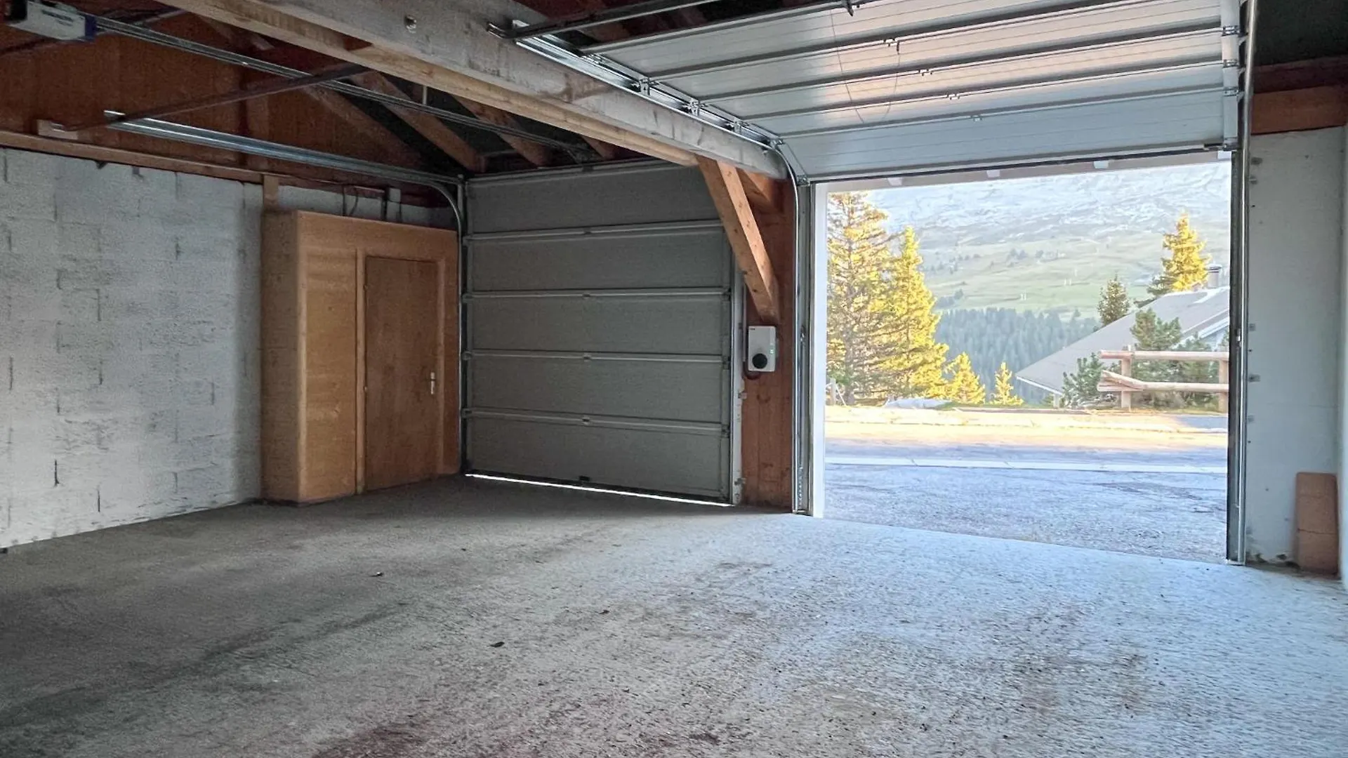Charming 4-Bed Chalet, Mountain Views, Double Garage Flaine